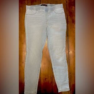 No Boundaries Women's Skinny Jeggings in Light Blue
